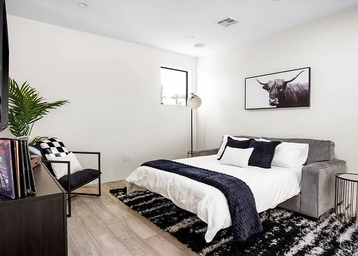 Ferienhaus New Modern 3br & Loft- Heated Pool, Near Airport *
