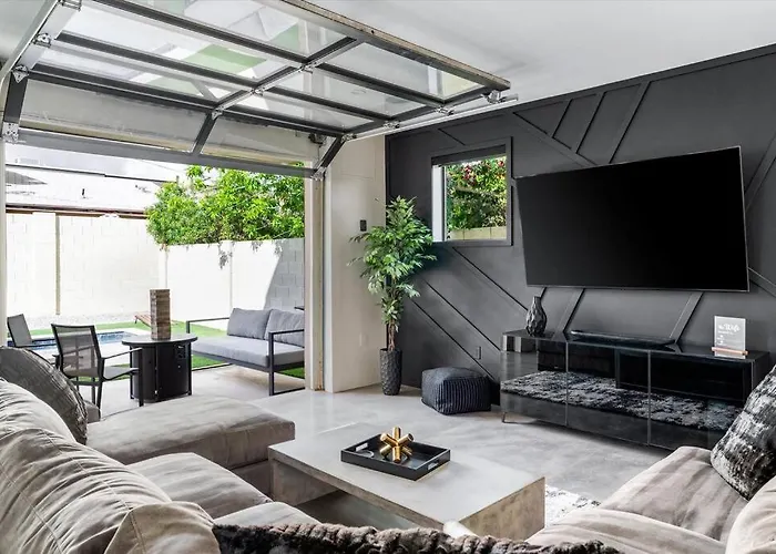 New Modern 3br & Loft- Heated Pool, Near Airport * Phoenix